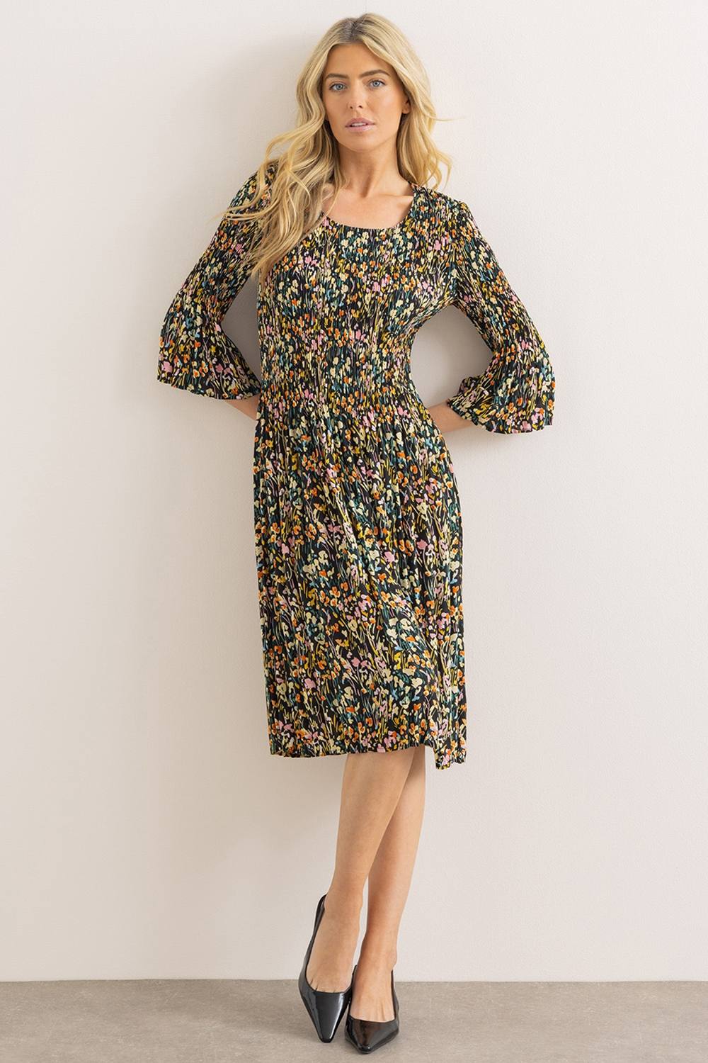 Klass. Three Quarter Sleeve Meadow Print Pleated Dress In Black