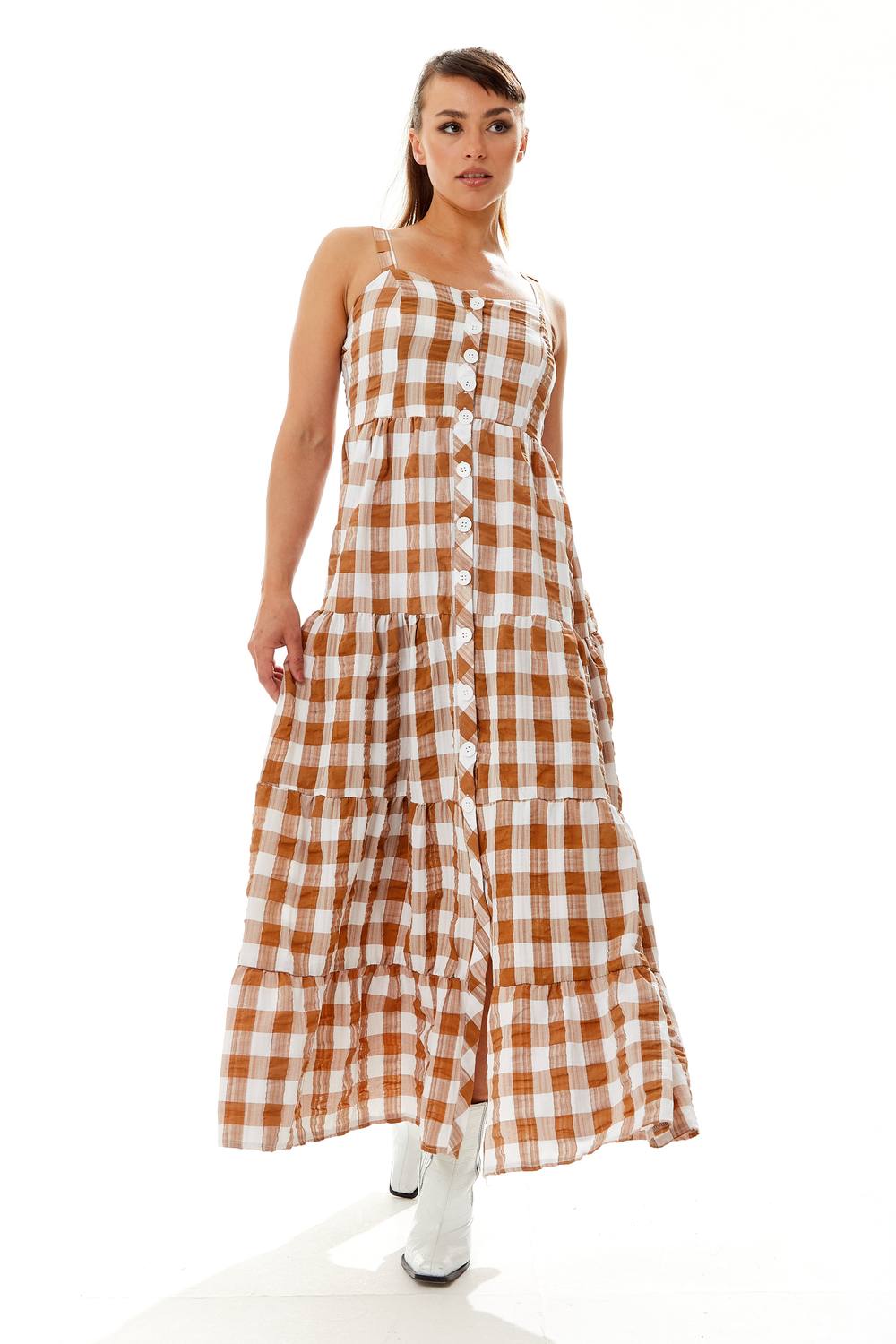 Liquorish Gingham Print Maxi Dress In Brown And White