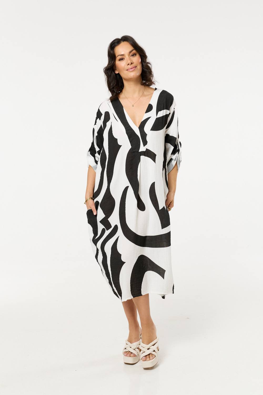 Liquorish Abstract Print V Neck Midi Smock Dress In Black