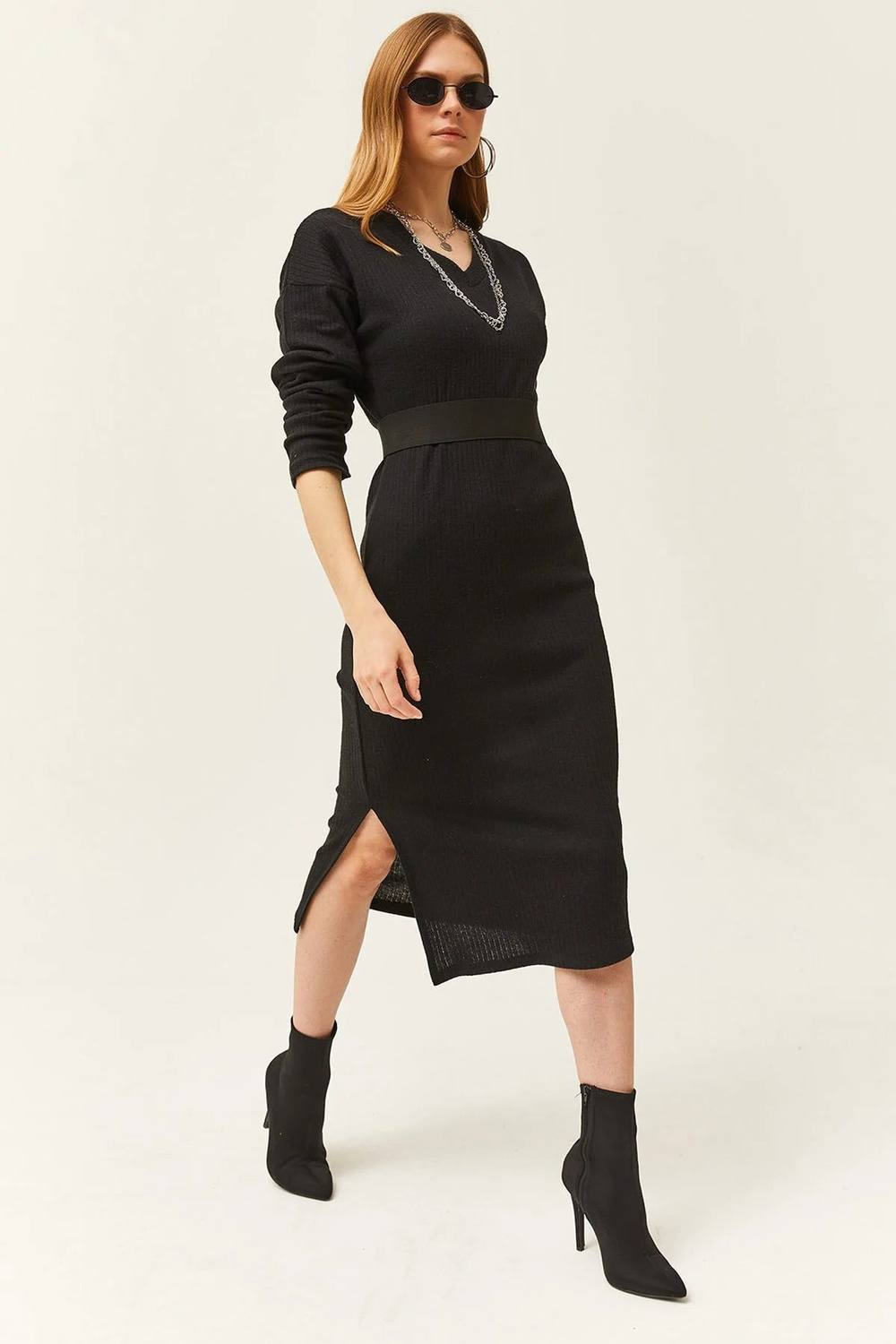 Hoxton Gal Regular Fit V-Neck Ribbed Knit Midi Dress With Side Slit In Black
