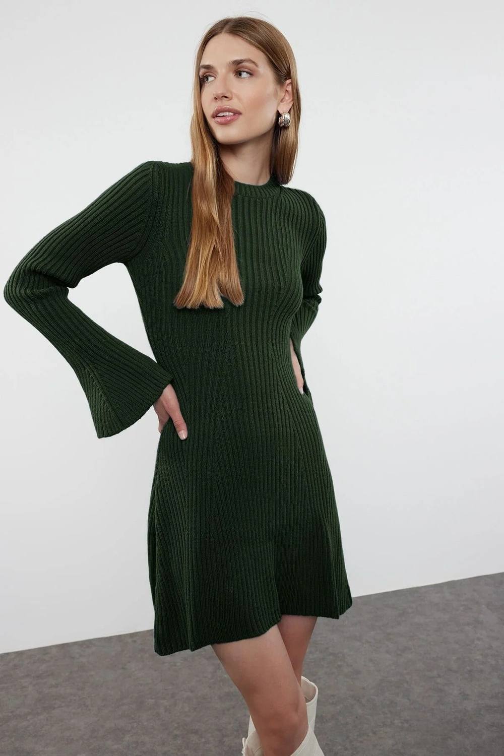 Wovcor Mini Knit A-Line Knit Dress In Emerald