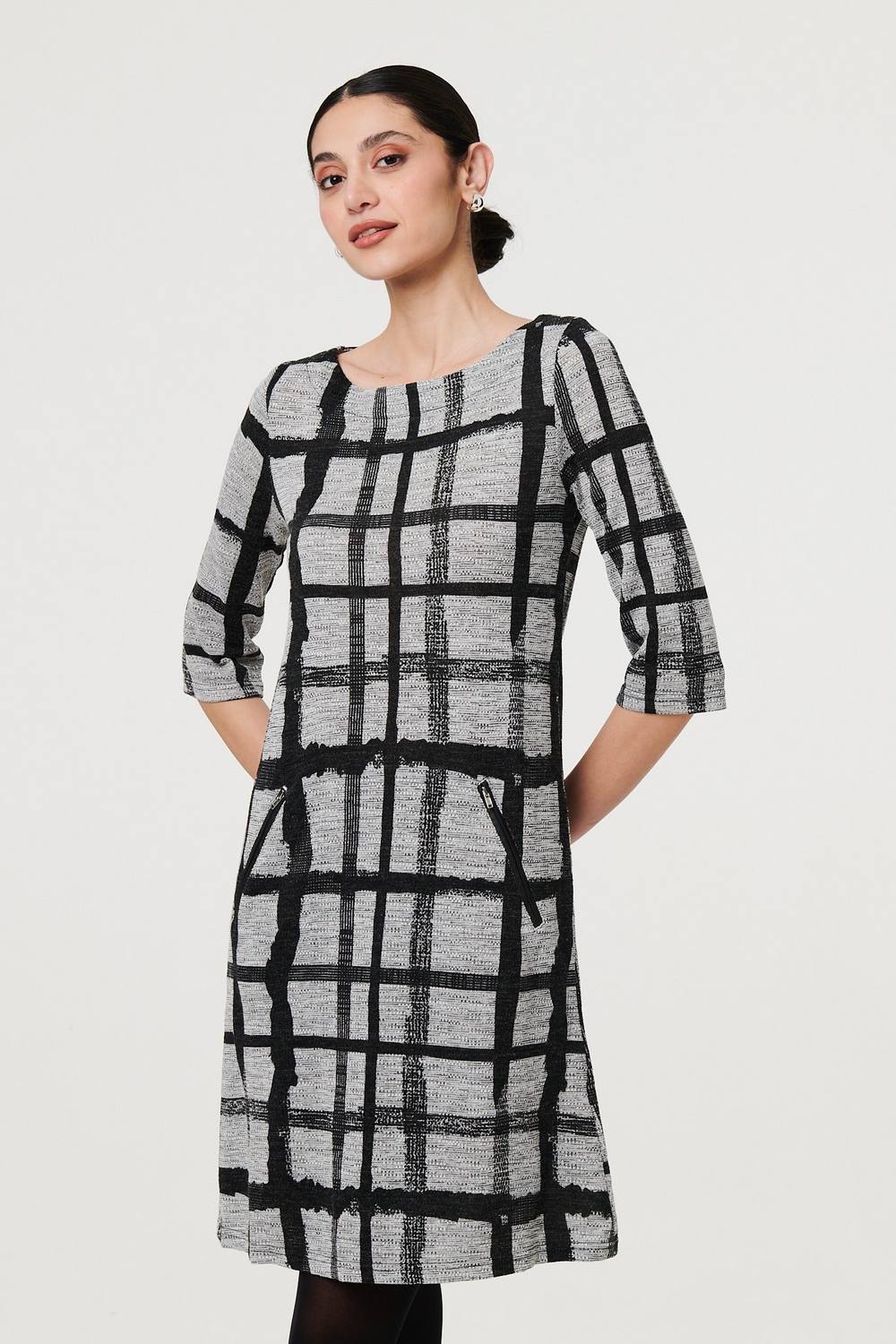 Izabel London Checked Sleeve Short Shift Dress In Grey
