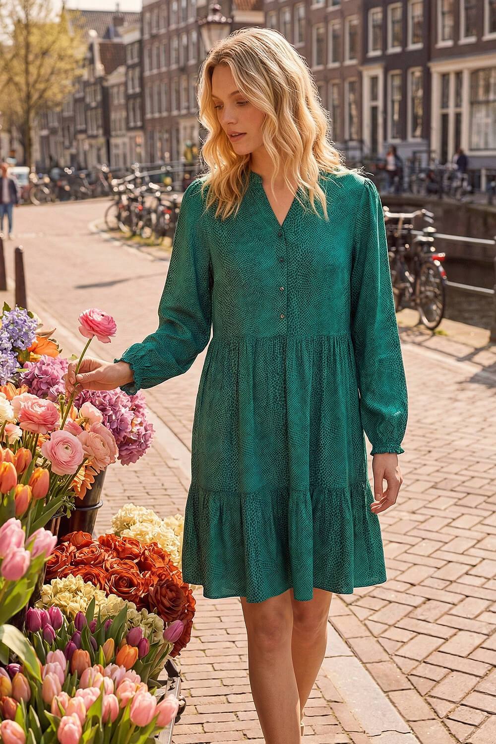 Roman Dot Print Buttoned Dress In Green