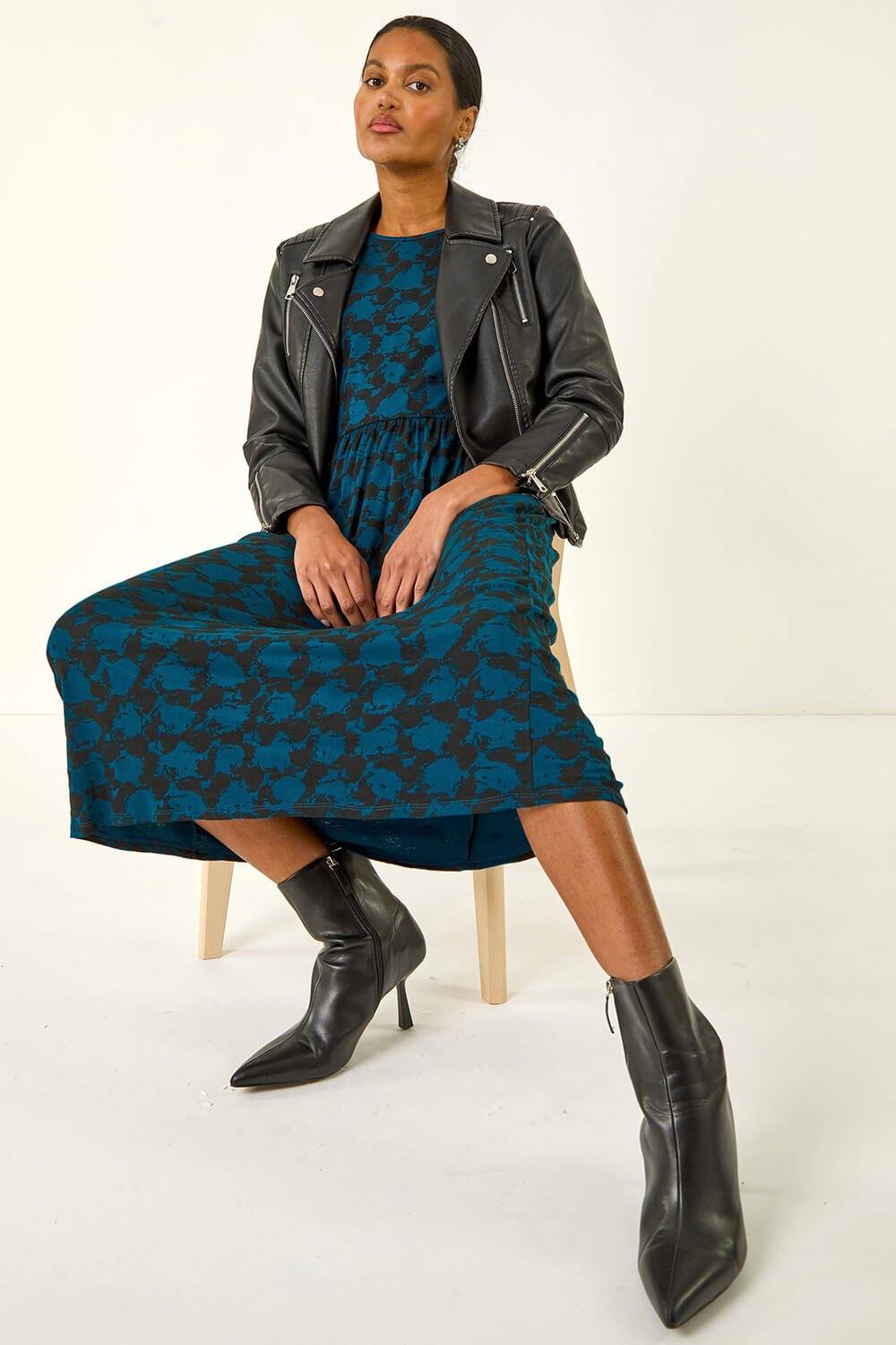 Roman Abstract Print Gathered Stretch Midi Dress In Teal