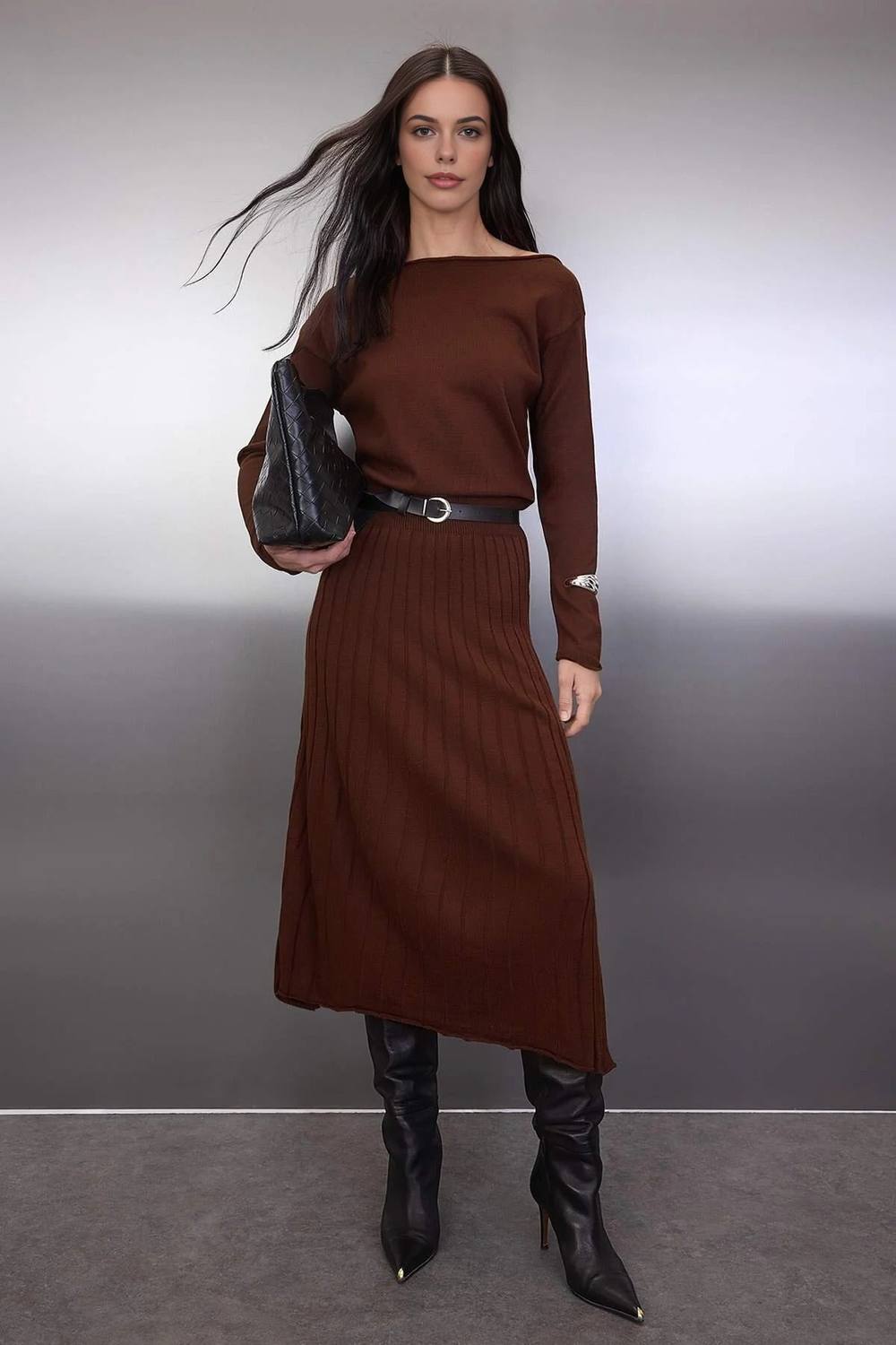 Wovcor Off-Shoulder Ribbed Knit Belted Maxi Dress In Brown
