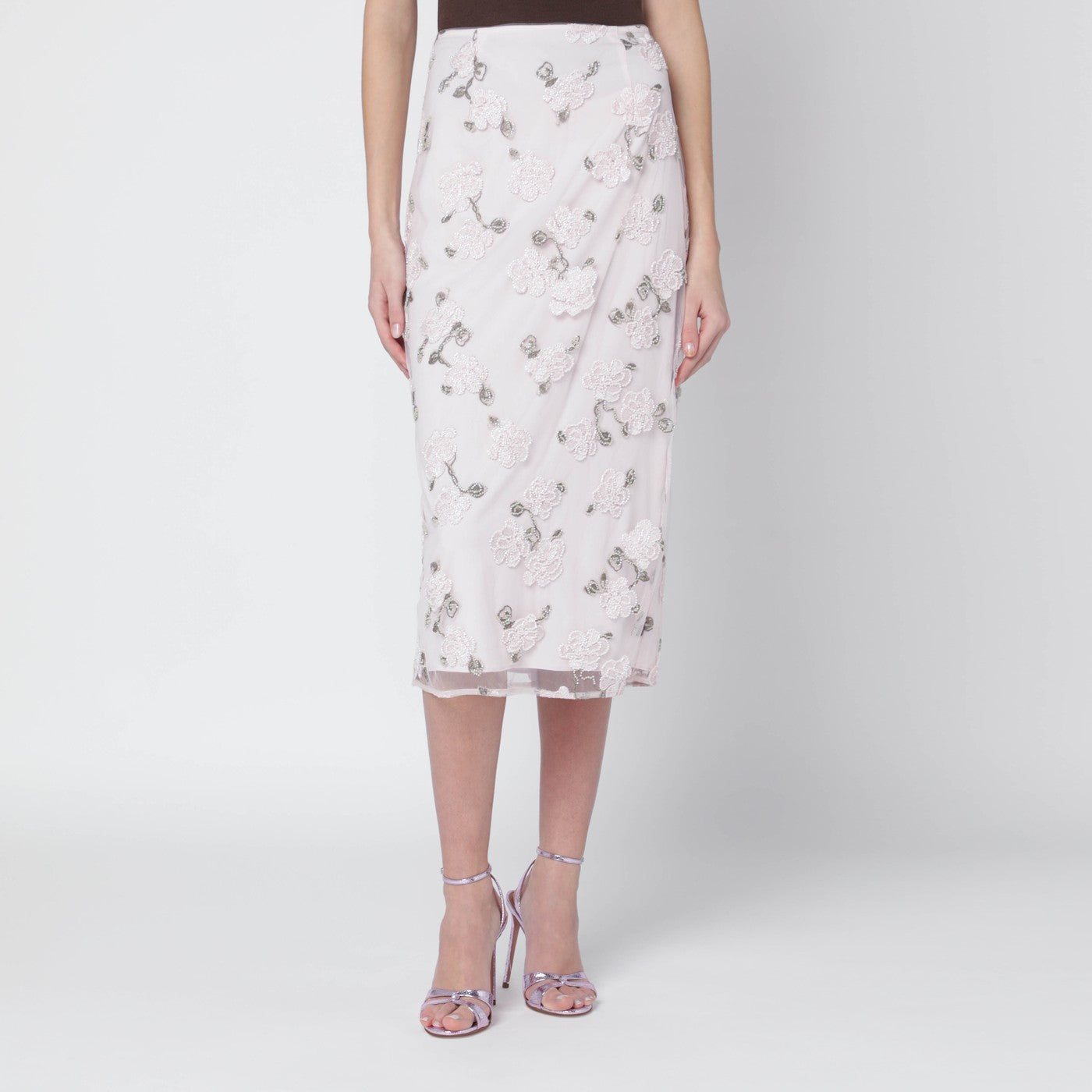 Pink skirt with floral embroidery