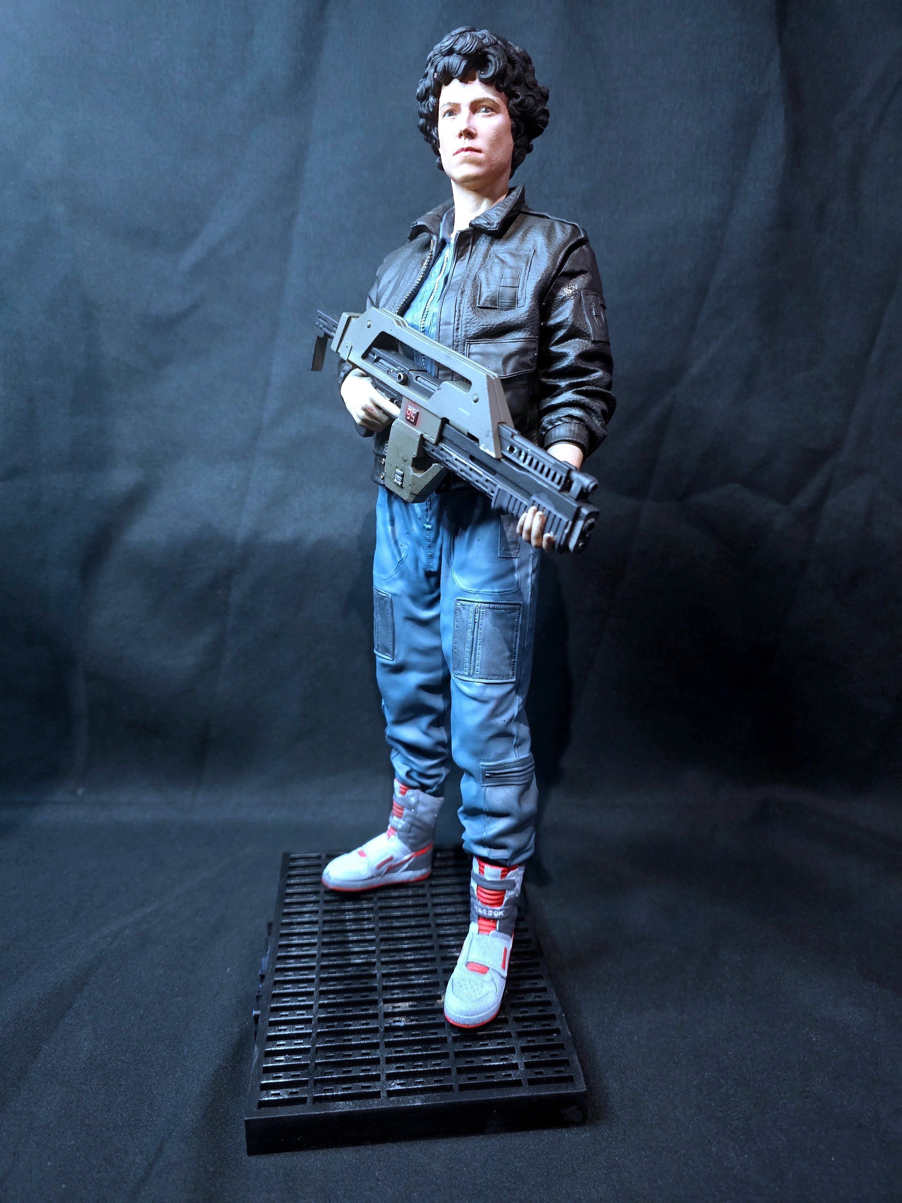 Aliens Ripley Statue jacket Variant