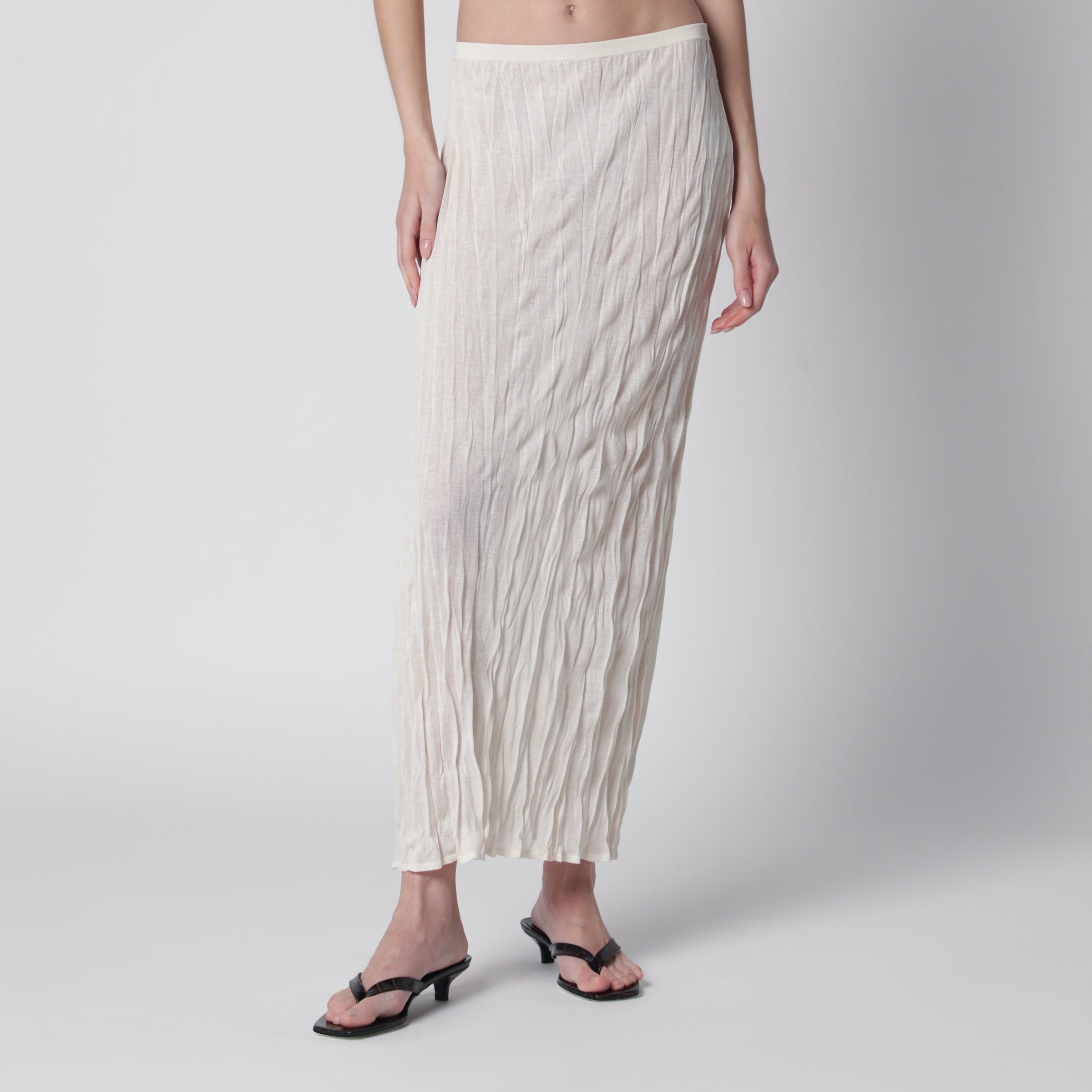 Light apricot-coloured skirt in crinkled knit