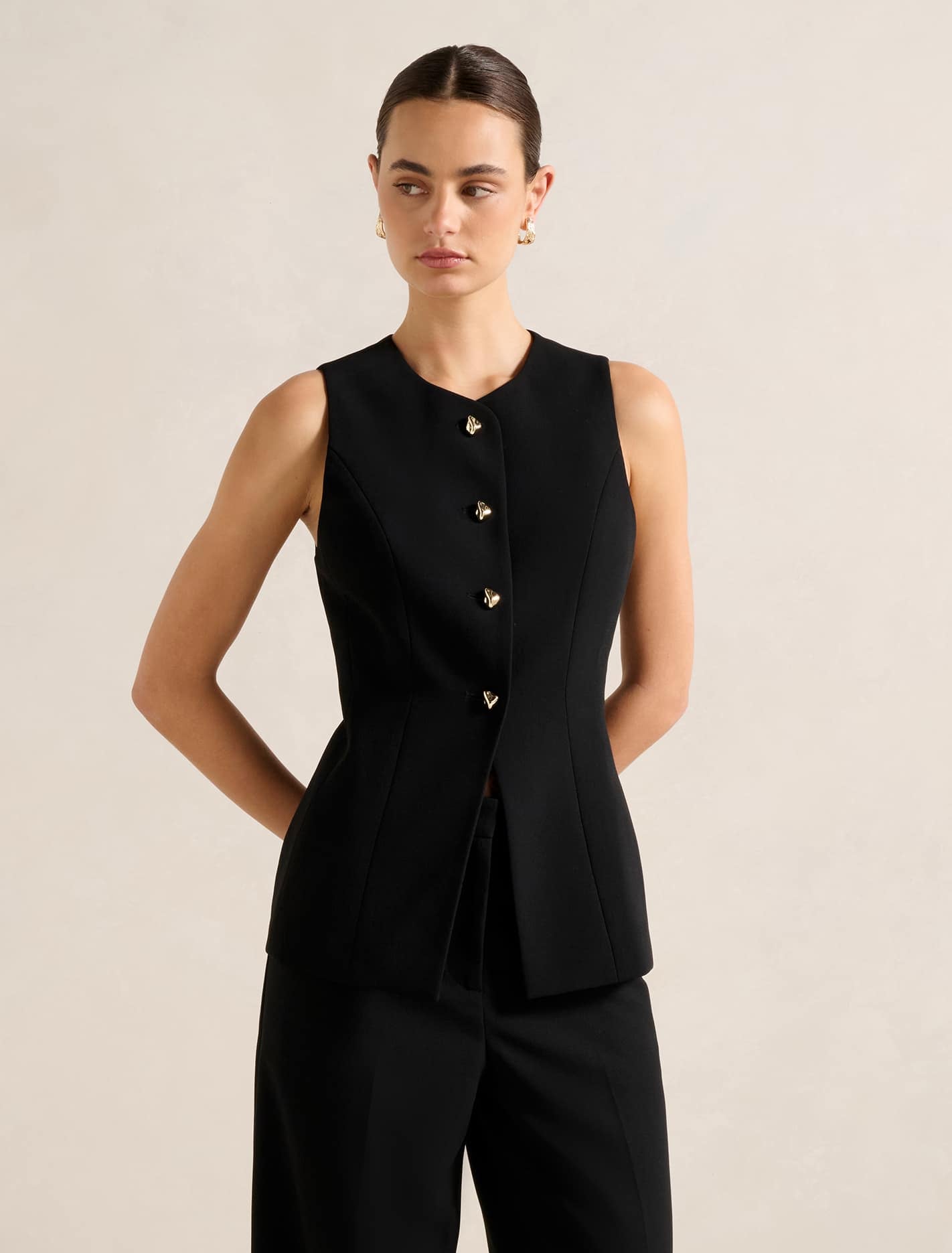 Forever New Women's Haisley Long Waistcoat in Black, Size PolyesterViscoseElastane
