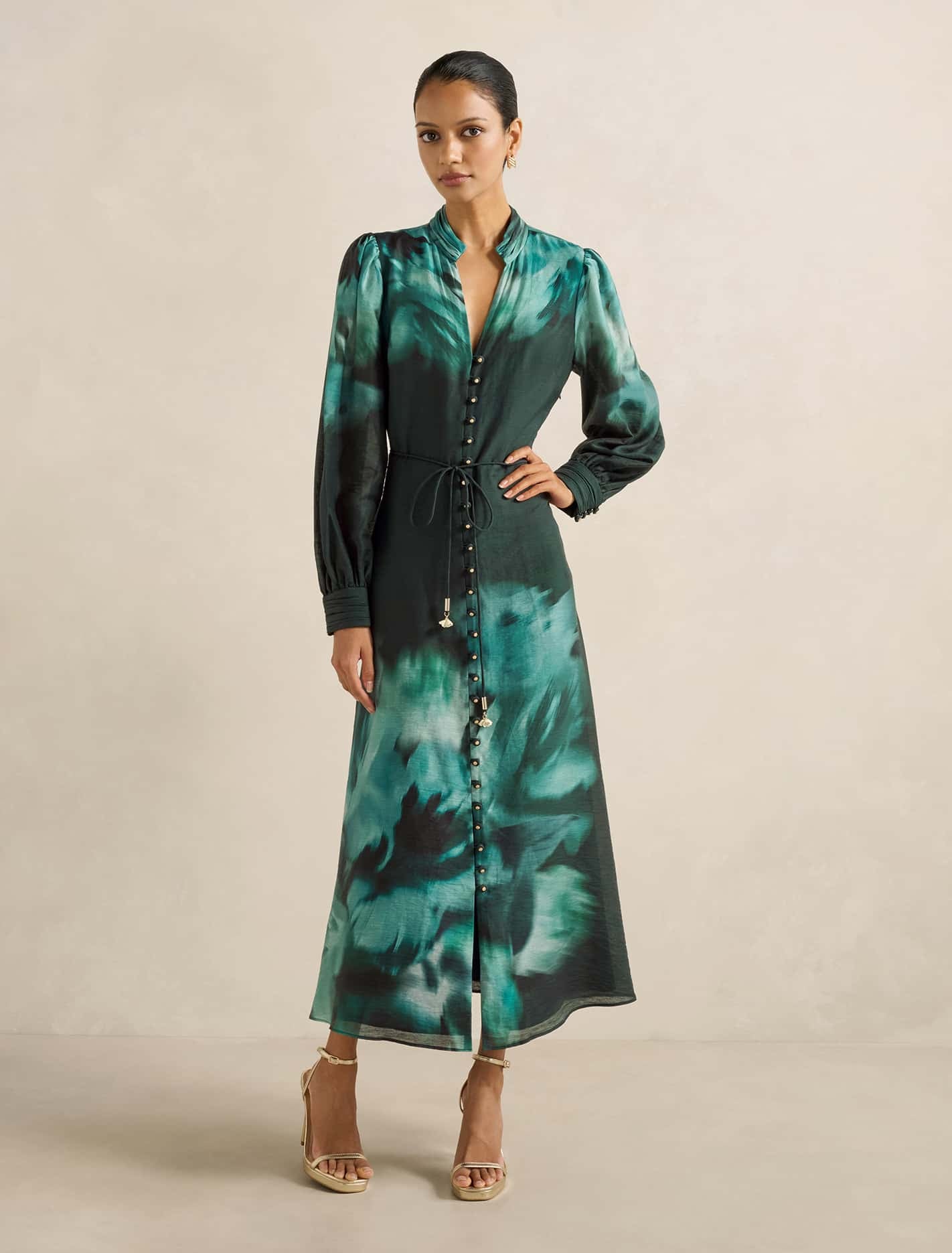Forever New Women's Camilla Petite Long Sleeved Midi Top in Green Etta Abstract, Size Tencel LyocellNylonLinen