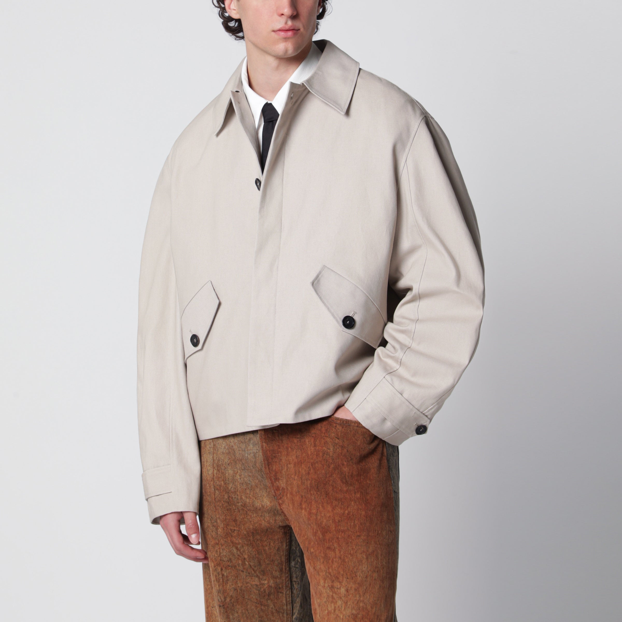 Short beige cotton trench coat
