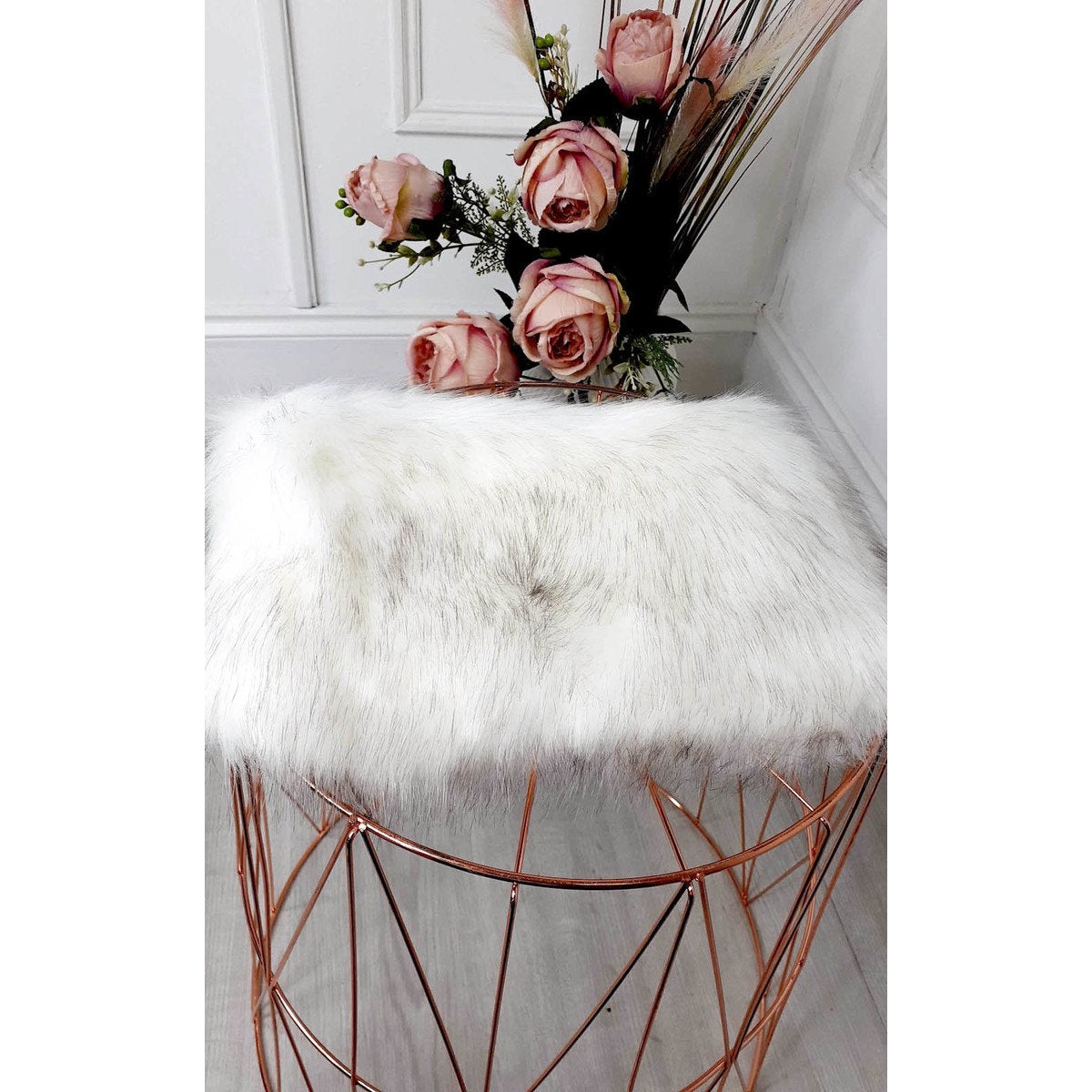 Faux Fur Shoulder Bag - White SZE