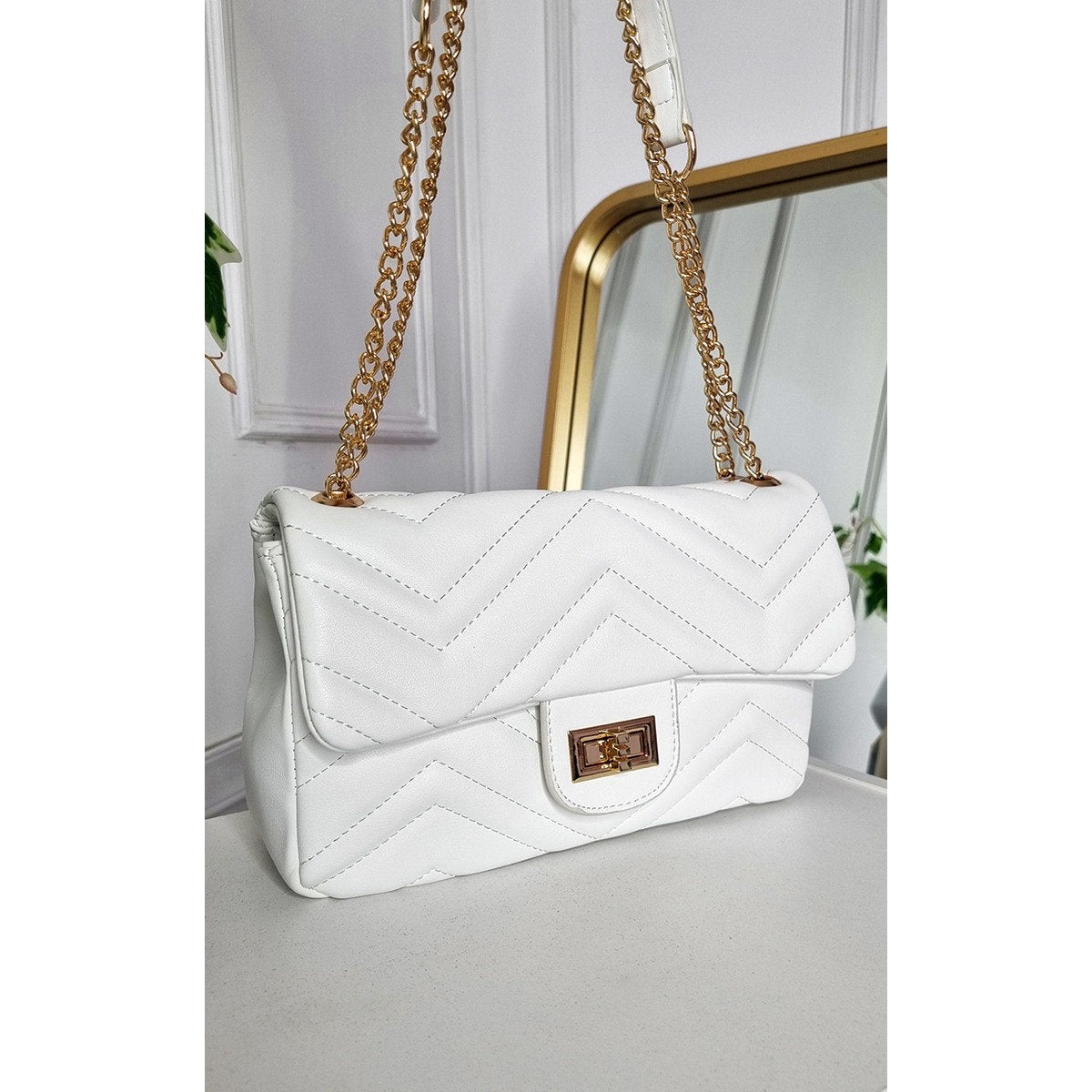 Faux Leather Chain Strap Shoulder Bag - White SZE