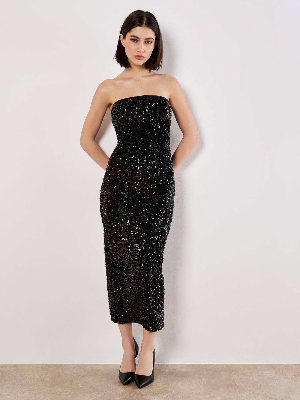 Apricot Sequin Bandeau Velvet Bodycon Midi Dress In Black