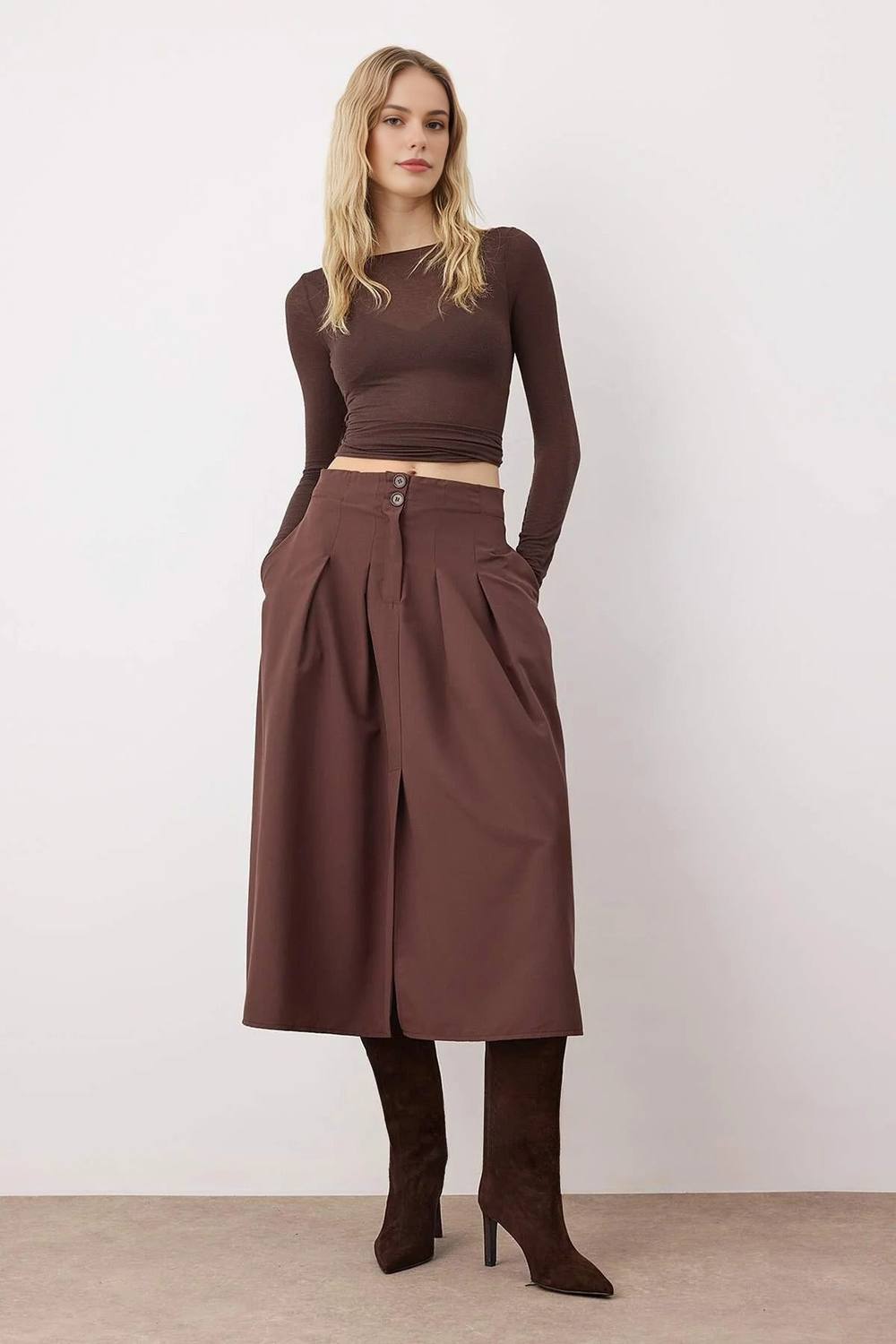 Wovcor High Waist Pleated Midi Skirt With Button Detail In Brown