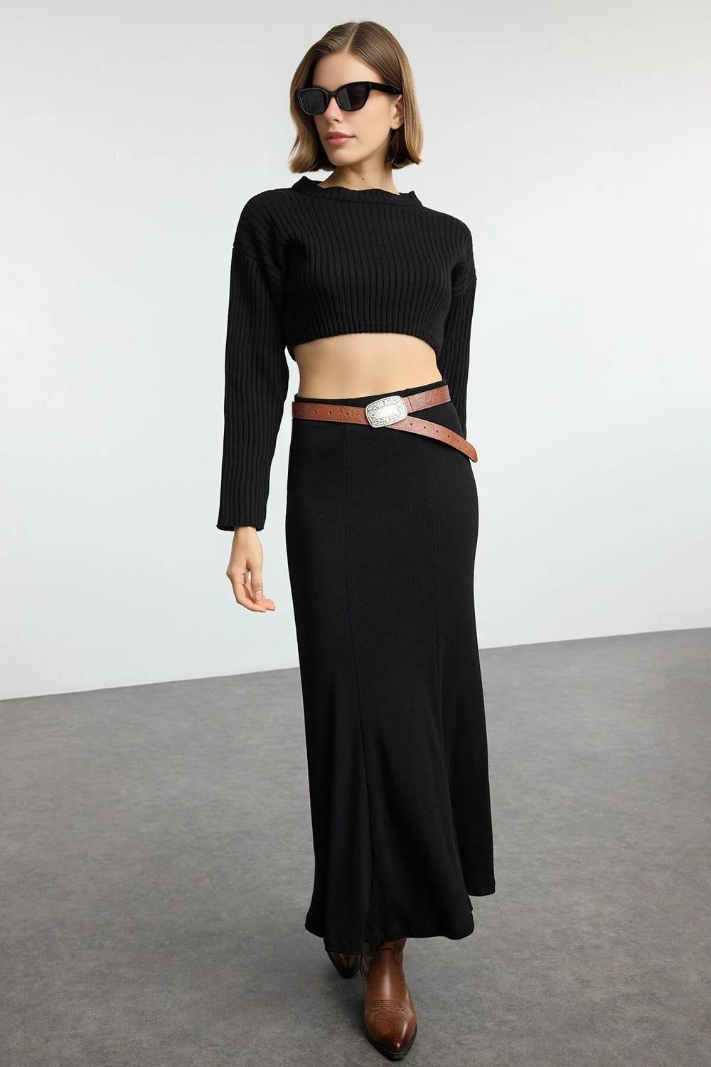 Wovcor Maxi Fishtail Skirt With Flexible Fit And Seam Stitch Detail In Black