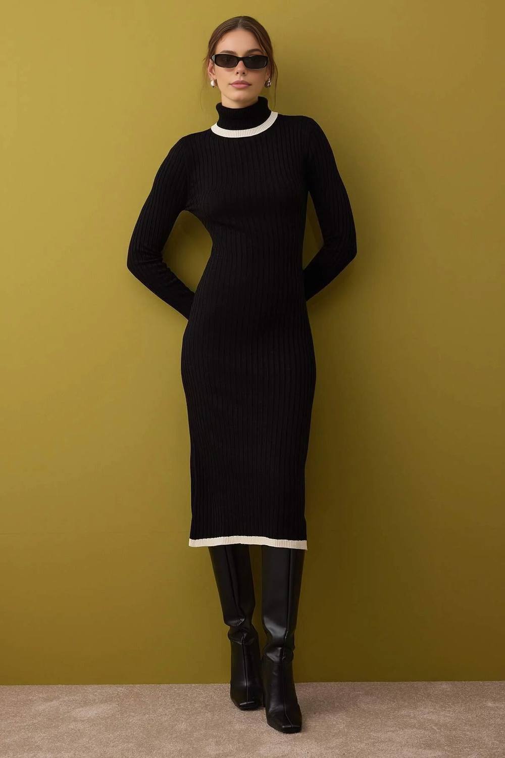 Wovcor Colour Block Midi Turtleneck Ribbed Knit Dress In Black