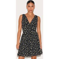 Petite Black Floral Detail Mini Shift Dress