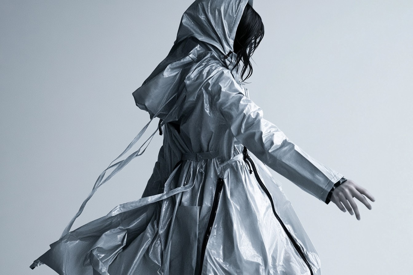 im1979_The_Great_British_Raincoat_Beyond_Burberry_to_Affordab_3dc71527-5ca5-4a9b-8c1d-dc22494644e2_2