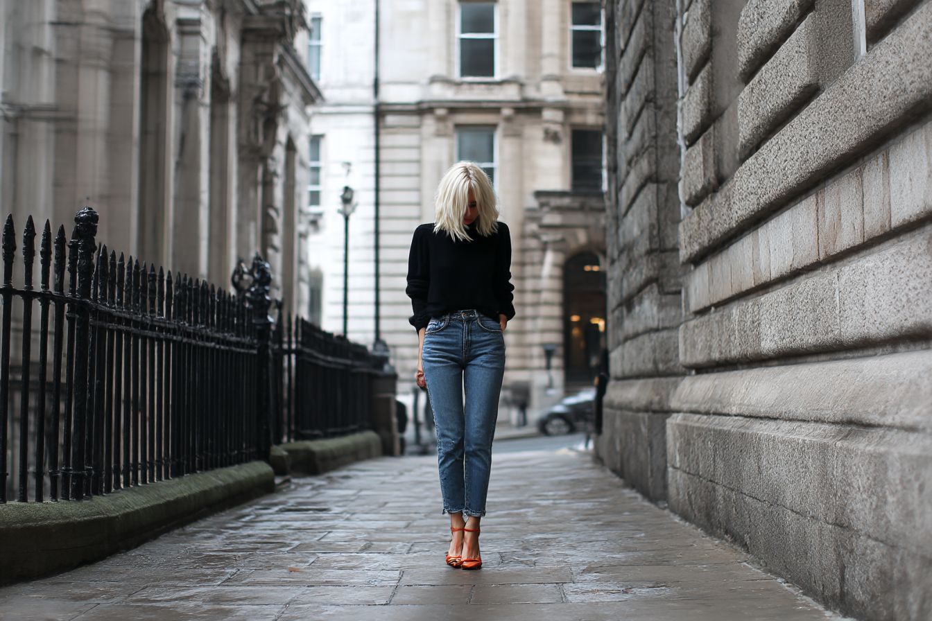 Straight_Leg_Jeans_Under_30_The_Modern_Essential.womens_fashi_206477ff-09a0-47f6-ad08-95faebf6d4c6_1